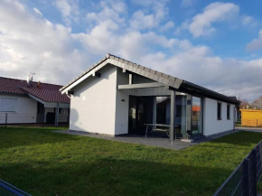 N11 Ferienhaus mit Garten in Eckwarderhörne